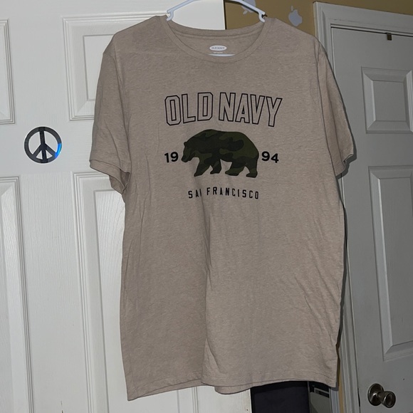 Old Navy Graphic Tee - Picture 1 of 1